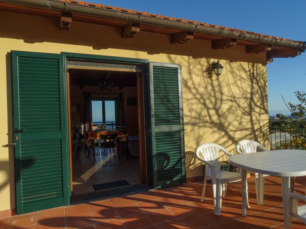 Strada Casai 19 Apartman Riva Ligure Kültér fotó