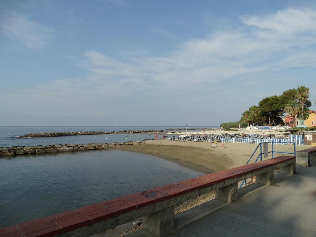 Strada Casai 19 Apartman Riva Ligure Kültér fotó